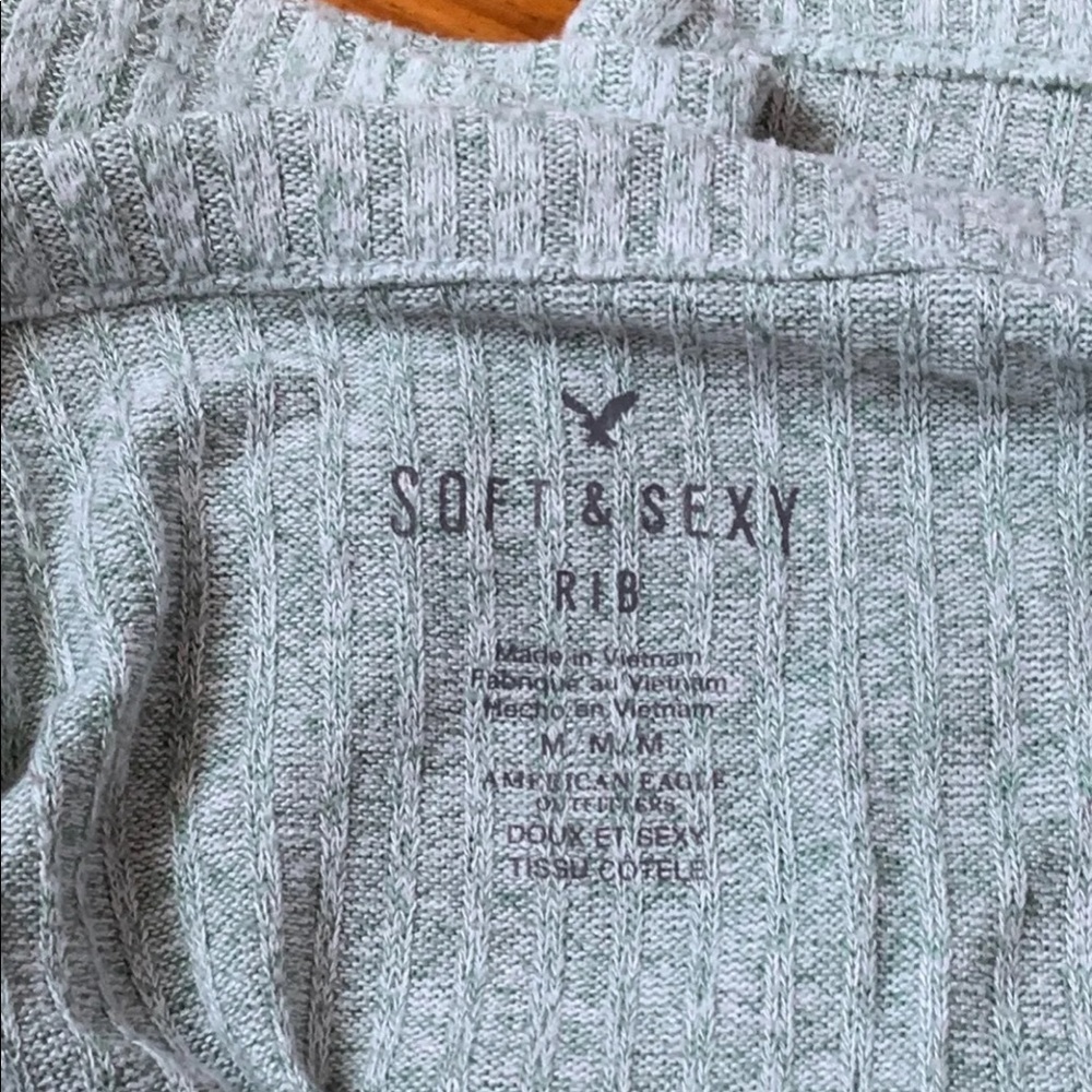American Eagle Tank Top - Picture 3 of 3